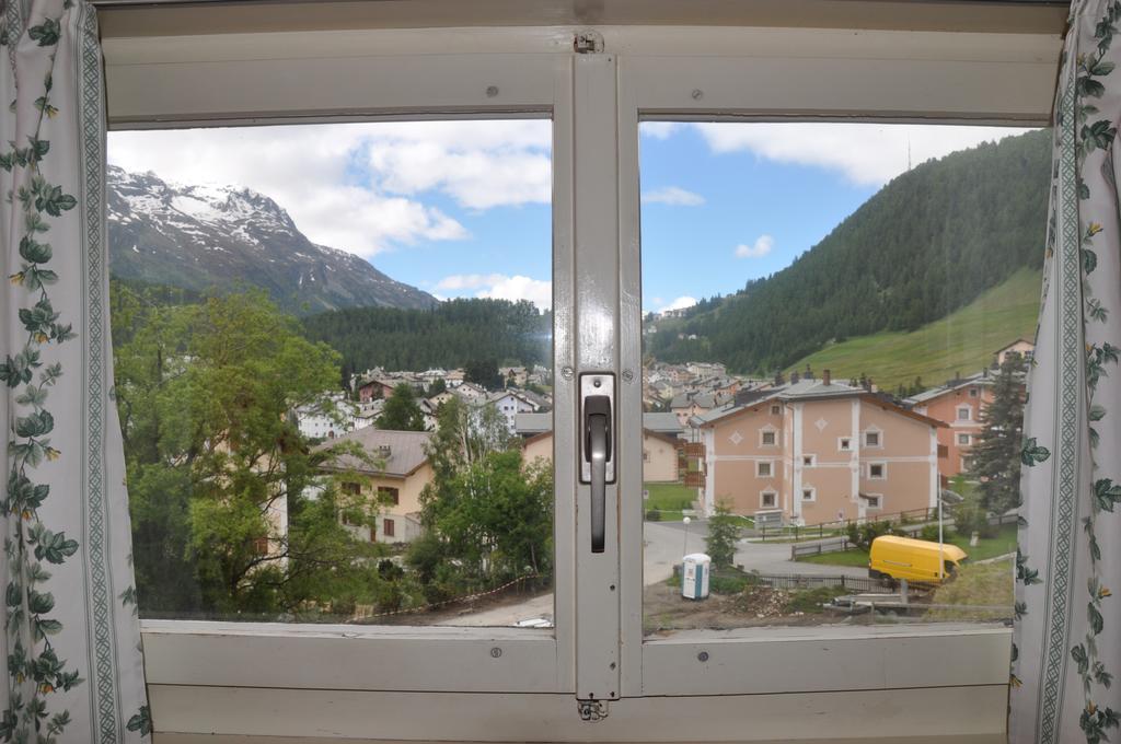 Dreibettzimmer mit Gemeinschaftsbad